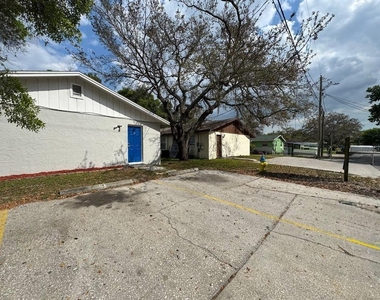 10015 N Aster Avenue - Photo Thumbnail 1