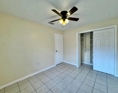 10015 N Aster Avenue - Photo Thumbnail 15