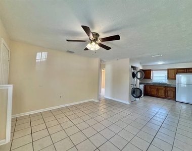 10015 N Aster Avenue - Photo Thumbnail 6