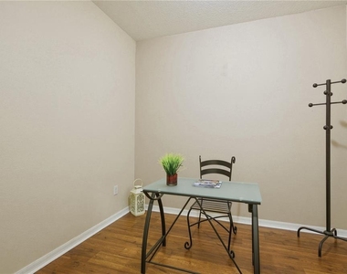 2211 Barracuda Court - Photo Thumbnail 17