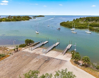 2211 Barracuda Court - Photo Thumbnail 32