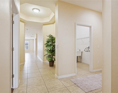 2211 Barracuda Court - Photo Thumbnail 4