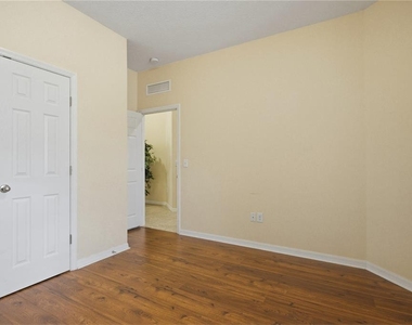 2211 Barracuda Court - Photo Thumbnail 24