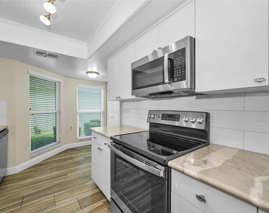 4638 Sheffield Drive - Photo Thumbnail 8