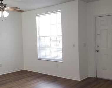 6138 Olivedale Drive - Photo Thumbnail 5