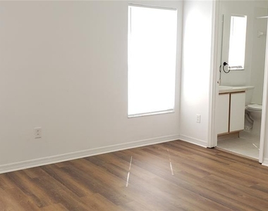 6138 Olivedale Drive - Photo Thumbnail 16