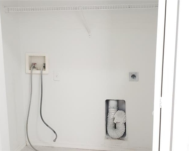 6138 Olivedale Drive - Photo Thumbnail 13