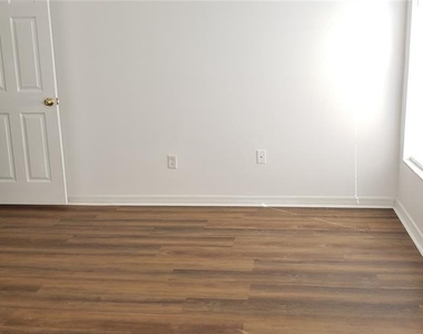 6138 Olivedale Drive - Photo Thumbnail 14