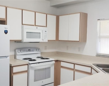 6138 Olivedale Drive - Photo Thumbnail 6