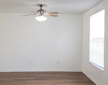 6138 Olivedale Drive - Photo Thumbnail 4