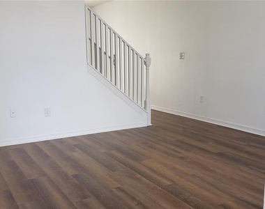 6138 Olivedale Drive - Photo Thumbnail 3