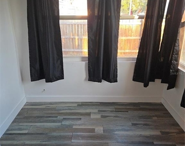 1034 16th Avenue S - Photo Thumbnail 10