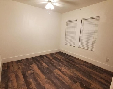 1034 16th Avenue S - Photo Thumbnail 4