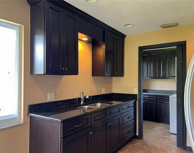 22481 Westchester Boulevard - Photo Thumbnail 9