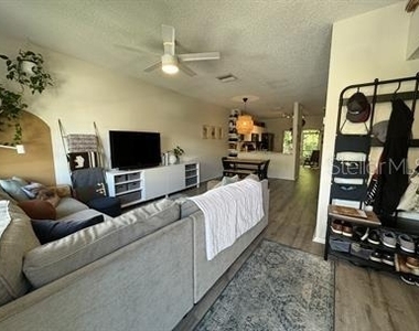 12326 Berkeley Square Drive - Photo Thumbnail 5