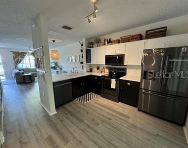 12326 Berkeley Square Drive - Photo Thumbnail 2