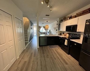 12326 Berkeley Square Drive - Photo Thumbnail 3