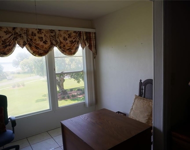 333 Lake Howard Drive Nw - Photo Thumbnail 5