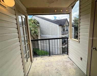 1972 Lake Atriums Circle - Photo Thumbnail 16