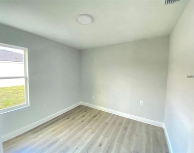 1030 Nw 57th Court - Photo Thumbnail 3