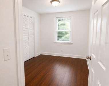1218 Bermuda Lakes Lane - Photo Thumbnail 11