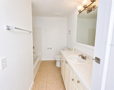 1218 Bermuda Lakes Lane - Photo Thumbnail 17