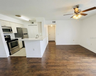 1218 Bermuda Lakes Lane - Photo Thumbnail 6
