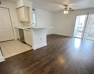 1218 Bermuda Lakes Lane - Photo Thumbnail 18