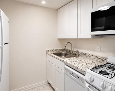 120 Blue Point Way - Photo Thumbnail 5