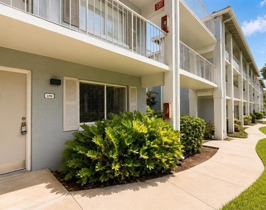 120 Blue Point Way - Photo Thumbnail 1