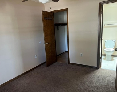 937 Michigan Avenue - Photo Thumbnail 2