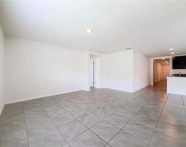 6698 Se 3rd Loop - Photo Thumbnail 9
