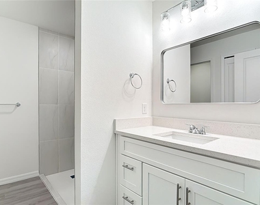 3067 Quarter Street - Photo Thumbnail 7