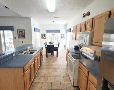 183 Highgate Park Boulevard - Photo Thumbnail 6