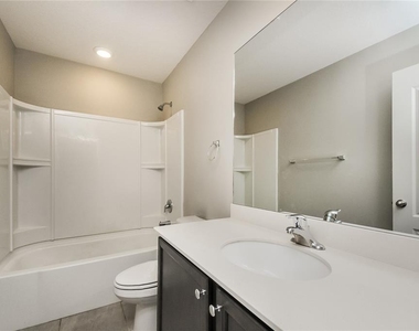 204 Fig Court - Photo Thumbnail 12