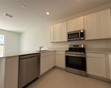 2945 Prosperity Way - Photo Thumbnail 7