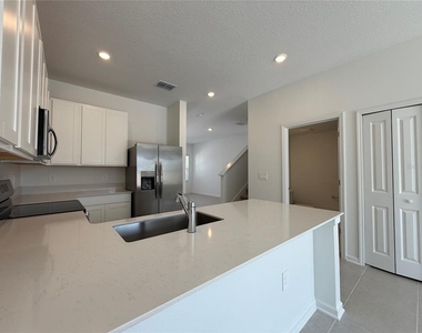2945 Prosperity Way - Photo Thumbnail 5