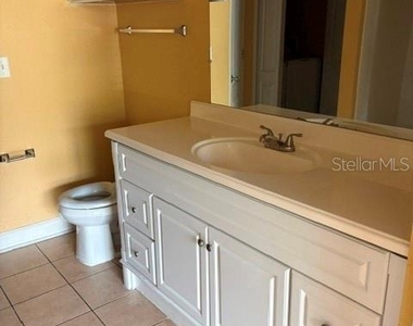 202 E South Street - Photo Thumbnail 9