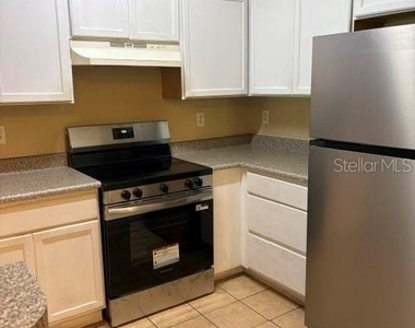 202 E South Street - Photo Thumbnail 8
