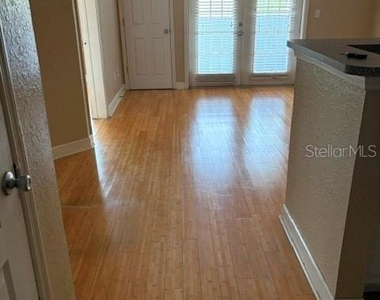 202 E South Street - Photo Thumbnail 2