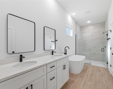 2652 W Paragon Lane - Photo Thumbnail 20
