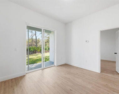 2652 W Paragon Lane - Photo Thumbnail 11