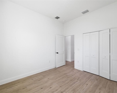 2652 W Paragon Lane - Photo Thumbnail 27