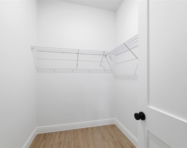 2652 W Paragon Lane - Photo Thumbnail 22