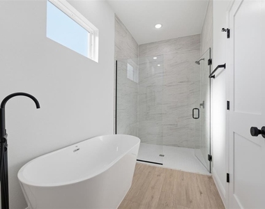 2652 W Paragon Lane - Photo Thumbnail 21