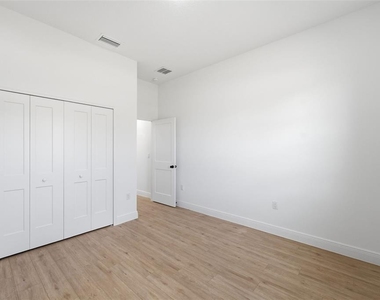 2652 W Paragon Lane - Photo Thumbnail 30