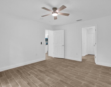 300 Cherokee Avenue - Photo Thumbnail 11