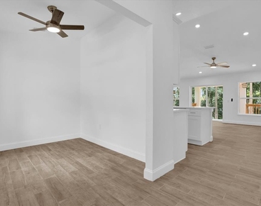 300 Cherokee Avenue - Photo Thumbnail 1