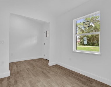 300 Cherokee Avenue - Photo Thumbnail 3