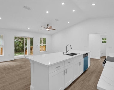300 Cherokee Avenue - Photo Thumbnail 6